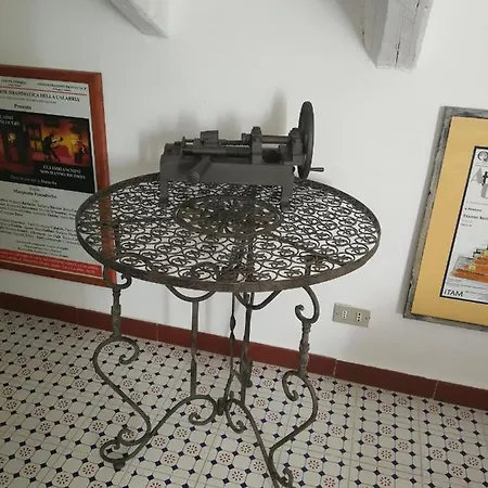 Chiarenza Oda ve Kahvaltı Giardini Naxos