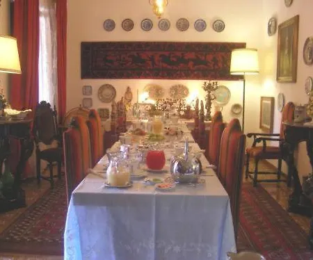 Chiarenza Oda ve Kahvaltı 3*