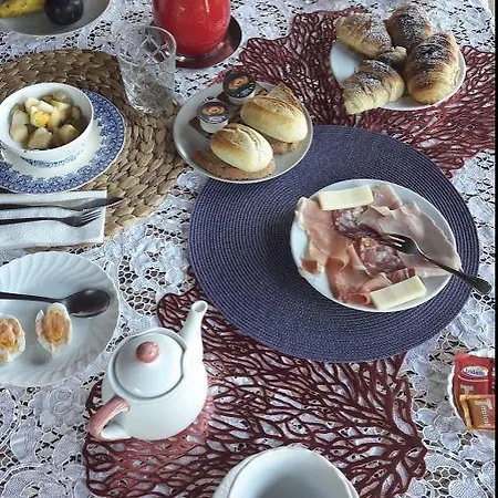 Oda ve Kahvaltı Chiarenza 3*