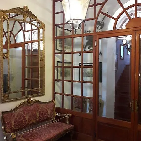Chiarenza Oda ve Kahvaltı