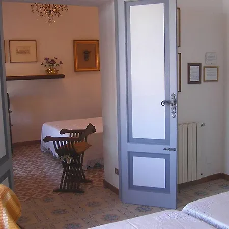 Chiarenza Bed & Breakfast 3*